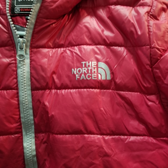 Kids North Face windbreaker size7/8 - Picture 2 of 7